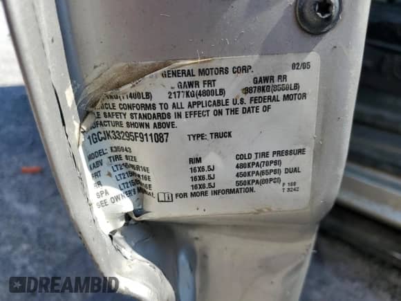 2005 Chevrolet Silverado 3500 DRW LT with VIN 1GCJK33295F911087, listed as a Copart auction lot 68901824 with Not provided miles and Non repairable. Bid and sale history available at DreamBid. Image 12.