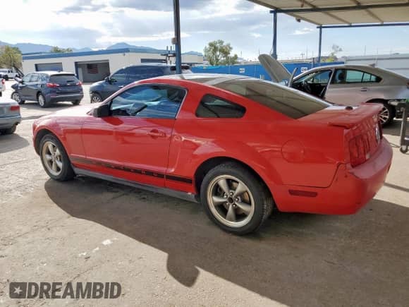 2009 Ford Mustang z VIN 1ZVHT80N995132207, wystawiony jako Copart lot #82106325 z przebiegiem 172 129 mil mil oraz Szkoda całkowita • Salvage title. Historia ofert i sprzedaży dostępna na DreamBid. Obrazek 2.