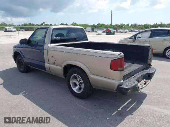2001 Chevrolet S-10 с VIN 1GCCS14501K133866, выставлен на аукционе IAAI как лот 42348849 с пробегом 242 989 миль миль и . История ставок и продаж доступна на DreamBid. Изображение 3.