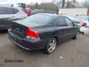 2006 Volvo S60 2.5L Turbo R с VIN YV1RH527762506729, выставлен на аукционе IAAI как лот 41653347 с пробегом 196 901 миль миль и . История ставок и продаж доступна на DreamBid. Изображение 4.
