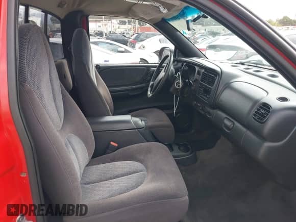 1999 Dodge Dakota SLT with VIN 1B7GL26Z5XS217114, listed as a IAAI auction lot 43418147 with 145,280 mi miles and . Bid and sale history available at DreamBid. Image 8.