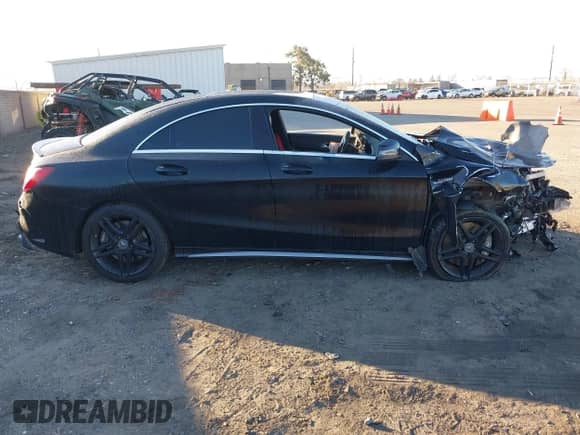 2014 Mercedes-Benz CLA 45 AMG с VIN WDDSJ5CB1EN111303, выставлен на аукционе IAAI как лот 41399624 с пробегом Не указан миль и . История ставок и продаж доступна на DreamBid. Изображение 13.