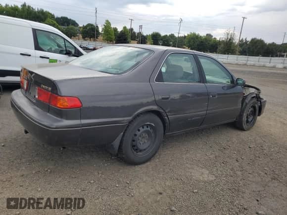 2001 Toyota Camry CE с VIN JT2BG22K510578541, выставлен на аукционе Copart как лот 72061075 с пробегом 218 624 миль миль и Списание • Salvage title. История ставок и продаж доступна на DreamBid. Изображение 3.