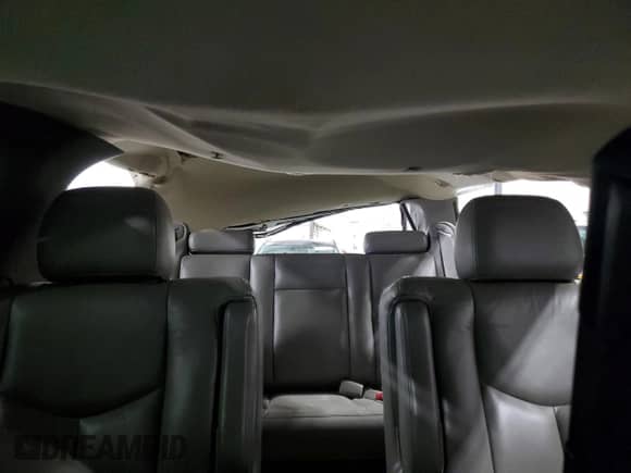 2003 Chevrolet Suburban LT с VIN 3GNGK26G83G156125, выставлен на аукционе Copart как лот 51800085 с пробегом 158 606 миль миль и Списание • Salvage title. История ставок и продаж доступна на DreamBid. Изображение 10.