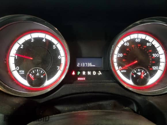 2016 Dodge Grand Caravan SXT z VIN 2C4RDGCG3GR375992, wystawiony jako Copart lot #70830925 z przebiegiem 213 736 mil mil oraz Szkoda całkowita • Salvage title. Historia ofert i sprzedaży dostępna na DreamBid. Obrazek 9.