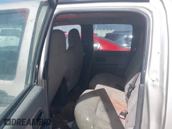 2005 Chevrolet Colorado 1SE LS Z71 z VIN 1GCDS136958225589, wystawiony jako IAAI lot #42430202 z przebiegiem 215 186 mil mil oraz . Historia ofert i sprzedaży dostępna na DreamBid. Obrazek 8.