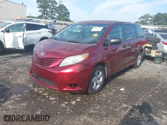 2012 Toyota Sienna with VIN 5TDZK3DC9CS254637, listed as a IAAI auction lot 42476641 with 257,860 mi miles and . Bid and sale history available at DreamBid. Image 2.
