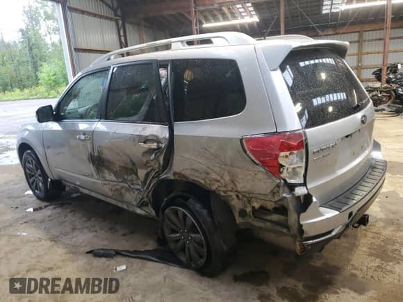 2013 Subaru Forester X Limited z VIN JF2SHCDC2DH400108, wystawiony jako Copart lot #71462325 z przebiegiem 136 695 mil mil oraz Czysty tytuł • Clean title. Historia ofert i sprzedaży dostępna na DreamBid. Obrazek 2.