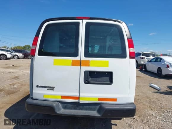 2018 Chevrolet Express Cargo с VIN 1GCWGAFP8J1201334, выставлен на аукционе IAAI как лот 43093862 с пробегом 155 446 миль миль и . История ставок и продаж доступна на DreamBid. Изображение 16.