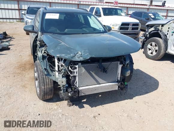 2025 Chevrolet Trax LT with VIN KL77LHEP4SC233601, listed as a IAAI auction lot 43158427 with 10,500 mi miles and . Bid and sale history available at DreamBid. Image 6.