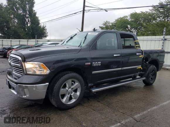 2018 Ram 1500 Big Horn z VIN 3C6RR7LT1JG123306, wystawiony jako Copart lot #71054595 z przebiegiem 76 494 mil mil oraz Szkoda całkowita • Salvage title. Historia ofert i sprzedaży dostępna na DreamBid. Obrazek 1.