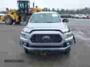 2018 Toyota Tacoma SR5 с VIN 5TFSZ5AN4JX156296, выставлен на аукционе IAAI как лот 41911608 с пробегом 105 340 миль миль и . История ставок и продаж доступна на DreamBid. Изображение 6.
