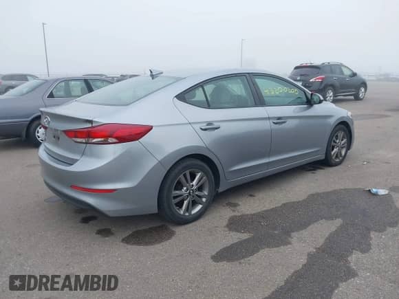 2017 Hyundai Elantra SE with VIN 5NPD84LF3HH045000, listed as a IAAI auction lot 43200200 with 118,223 mi miles and . Bid and sale history available at DreamBid. Image 4.