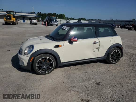 2013 MINI Hardtop with VIN WMWSU3C55DT371890, listed as a Copart auction lot 55992405 with 77,074 mi miles and Salvage title. Bid and sale history available at DreamBid. Image 1.