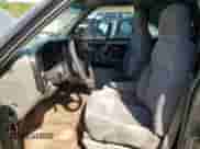 2001 Chevrolet Blazer LT с VIN 1GNCS13WX1K193588, выставлен на аукционе Copart как лот 52817665 с пробегом 98 109 миль миль и Списание • Salvage title. История ставок и продаж доступна на DreamBid. Изображение 7.