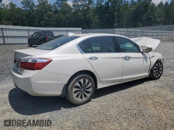 2014 Honda Accord with VIN 1HGCR6F34EA010735, listed as a Copart auction lot 61761275 with Not provided miles and Salvage title. Bid and sale history available at DreamBid. Image 3.