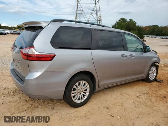 2017 Toyota Sienna XLE z VIN 5TDYZ3DC2HS837100, wystawiony jako Copart lot #82368485 z przebiegiem Nie podano mil oraz Szkoda całkowita • Salvage title. Historia ofert i sprzedaży dostępna na DreamBid. Obrazek 3.