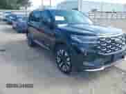 2025 Ford Explorer Platinum с VIN 1FMUK8HH8SGB61755, выставлен на аукционе IAAI как лот 43118638 с пробегом 10 129 миль миль и . История ставок и продаж доступна на DreamBid. Изображение 1.