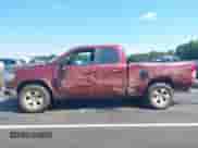 2020 Ram 1500 Big Horn z VIN 1C6SRFBT8LN192940, wystawiony jako IAAI lot #43054825 z przebiegiem 70 200 mil mil oraz . Historia ofert i sprzedaży dostępna na DreamBid. Obrazek 6.