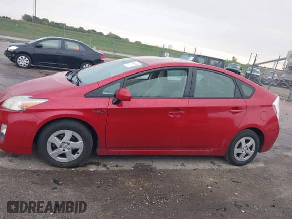 2011 Toyota Prius III z VIN JTDKN3DU3B1418431, wystawiony jako IAAI lot #43427915 z przebiegiem 178 439 mil mil oraz . Historia ofert i sprzedaży dostępna na DreamBid. Obrazek 14.