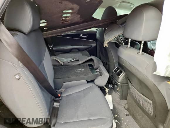 2019 Kia Sorento LX with VIN 5XYPGDA55KG486586, listed as a Copart auction lot 82304565 with 65,505 mi miles and Salvage title. Bid and sale history available at DreamBid. Image 11.