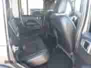 2021 Jeep Wrangler Unlimited Sahara Altitude z VIN 1C4HJXEN9MW618188, wystawiony jako IAAI lot #41674142 z przebiegiem 66 302 mil mil oraz . Historia ofert i sprzedaży dostępna na DreamBid. Obrazek 8.