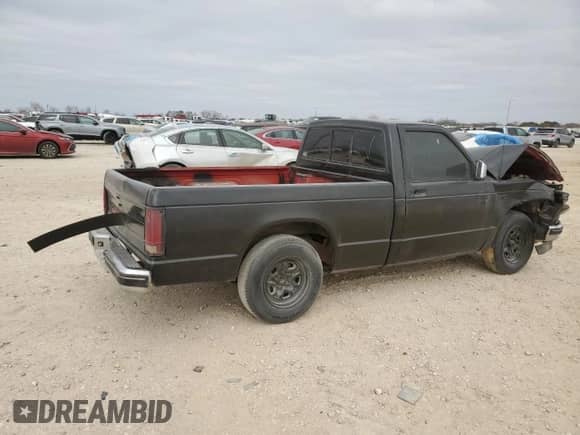1989 Chevrolet S-10 EL z VIN 1GCBS14E7K8222974, wystawiony jako Copart lot #46087355 z przebiegiem 165 258 mil mil oraz Szkoda całkowita • Salvage title. Historia ofert i sprzedaży dostępna na DreamBid. Obrazek 3.