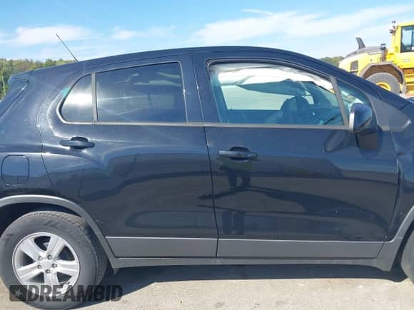 2019 Chevrolet Trax LS z VIN 3GNCJKSB8KL345486, wystawiony jako IAAI lot #43363196 z przebiegiem 130 103 mil mil oraz . Historia ofert i sprzedaży dostępna na DreamBid. Obrazek 14.