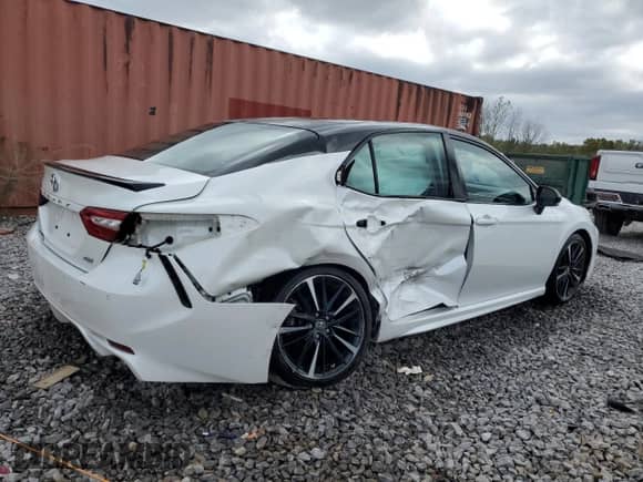 2018 Toyota Camry XSE с VIN 4T1B61HK8JU153590, выставлен на аукционе Copart как лот 85111885 с пробегом 30 053 миль миль и Списание • Salvage title. История ставок и продаж доступна на DreamBid. Изображение 3.