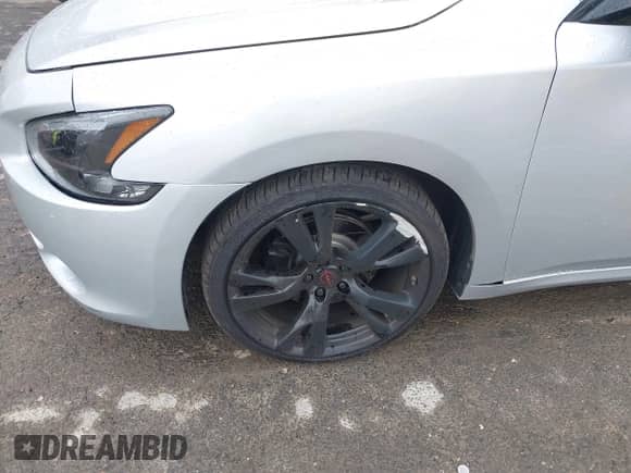 2014 Nissan Maxima S z VIN 1N4AA5AP3EC495087, wystawiony jako IAAI lot #43122516 z przebiegiem 122 886 mil mil oraz . Historia ofert i sprzedaży dostępna na DreamBid. Obrazek 20.