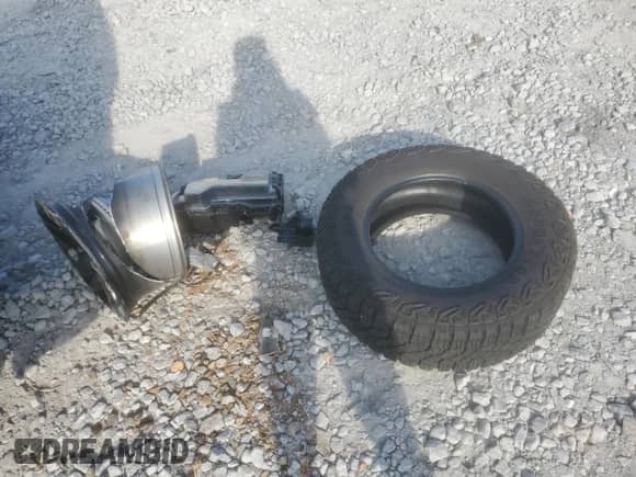 2025 Chevrolet Silverado 1500 Custom Trail Boss с VIN 3GCUKCEDXSG215148, выставлен на аукционе Copart как лот 71726625 с пробегом 5 886 миль миль и Списание • Salvage title. История ставок и продаж доступна на DreamBid. Изображение 12.