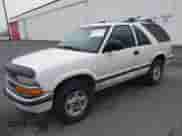 2000 Chevrolet Blazer LS с VIN 1GNCT18W6YK294336, выставлен на аукционе IAAI как лот 41337457 с пробегом 239 294 миль миль и . История ставок и продаж доступна на DreamBid. Изображение 2.