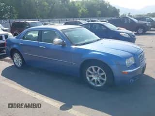 2007 Chrysler 300 C z VIN 2C3KA63H97H741249, wystawiony jako IAAI lot #42748999 z przebiegiem 156 928 mil mil oraz . Historia ofert i sprzedaży dostępna na DreamBid. Obrazek 1.