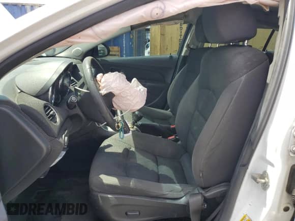 2015 Chevrolet Cruze LT z VIN 1G1PD5SB7F7298506, wystawiony jako Copart lot #55477885 z przebiegiem 186 724 mil mil oraz Szkoda całkowita • Salvage title. Historia ofert i sprzedaży dostępna na DreamBid. Obrazek 7.