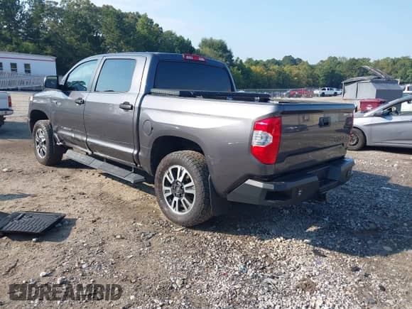 2018 Toyota Tundra SR5 с VIN 5TFDW5F12JX763868, выставлен на аукционе IAAI как лот 43233814 с пробегом 86 210 миль миль и . История ставок и продаж доступна на DreamBid. Изображение 3.