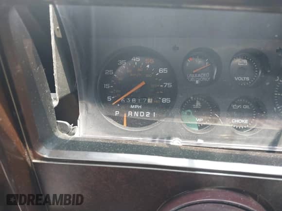 1985 Chevrolet Monte Carlo Sport z VIN 1G1GZ37Z0FR191636, wystawiony jako IAAI lot #42941028 z przebiegiem 63 817 mil mil oraz . Historia ofert i sprzedaży dostępna na DreamBid. Obrazek 7.