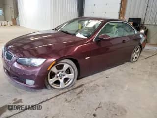 2007 BMW 3 Series 328i z VIN WBAWL13527PX15584, wystawiony jako Copart lot #59379005 z przebiegiem 127 178 mil mil oraz Szkoda całkowita • Salvage title. Historia ofert i sprzedaży dostępna na DreamBid. Obrazek 1.