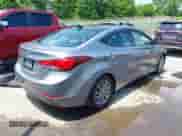 2015 Hyundai Elantra SE z VIN KMHDH4AE2FU223357, wystawiony jako IAAI lot #42376887 z przebiegiem 87 000 mil mil oraz . Historia ofert i sprzedaży dostępna na DreamBid. Obrazek 4.