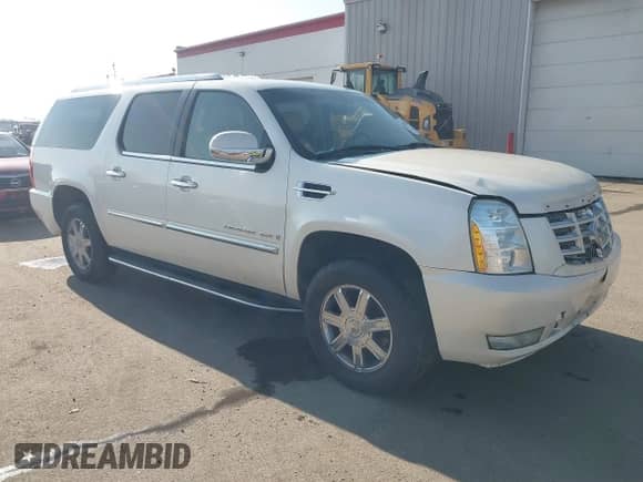 2007 Cadillac Escalade ESV с VIN 1GYFK66827R396002, выставлен на аукционе IAAI как лот 41333363 с пробегом 166 278 миль миль и . История ставок и продаж доступна на DreamBid. Изображение 1.