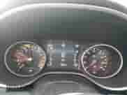 2019 Jeep Compass Altitude z VIN 3C4NJCBBXKT711522, wystawiony jako Copart lot #82715655 z przebiegiem 128 723 mil mil oraz Czysty tytuł • Clean title. Historia ofert i sprzedaży dostępna na DreamBid. Obrazek 9.