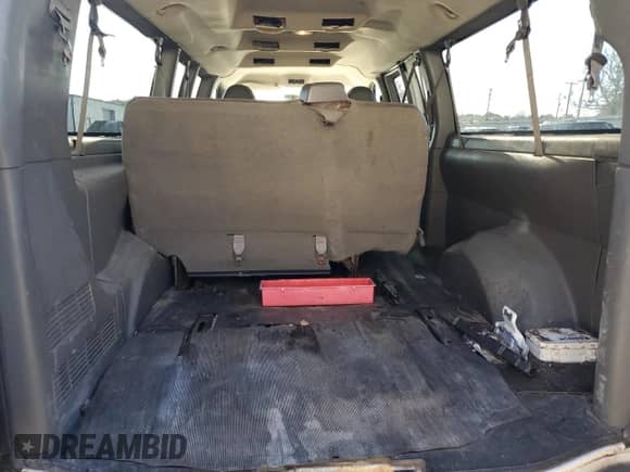 2010 Chevrolet Express Passenger LT с VIN 1GA2G1DG2A1148818, выставлен на аукционе Copart как лот 46236375 с пробегом 142 954 миль миль и Списание • Salvage title. История ставок и продаж доступна на DreamBid. Изображение 10.