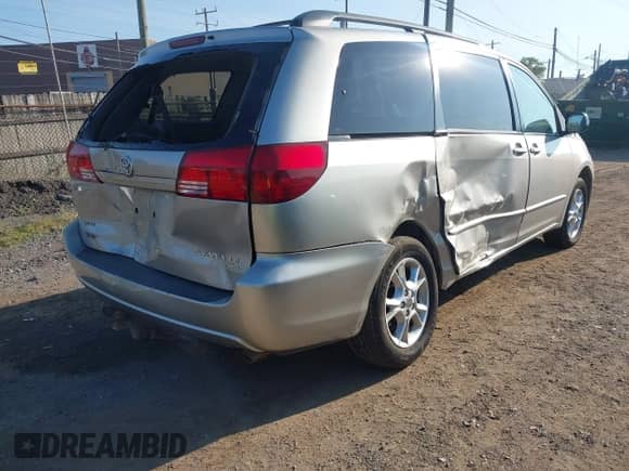 2005 Toyota Sienna LE with VIN 5TDBA23C15S044763, listed as a IAAI auction lot 43232791 with 142,034 mi miles and . Bid and sale history available at DreamBid. Image 4.