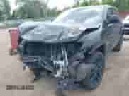 2018 Jeep Grand Cherokee Upland z VIN 1C4RJFAG8JC466195, wystawiony jako IAAI lot #42413128 z przebiegiem 105 488 mil mil oraz . Historia ofert i sprzedaży dostępna na DreamBid. Obrazek 6.