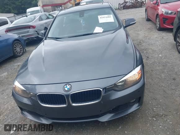 2016 BMW 3 Series 320i with VIN WBA8E1G51GNU11655, listed as a IAAI auction lot 42924402 with 133,264 mi miles and . Bid and sale history available at DreamBid. Image 12.