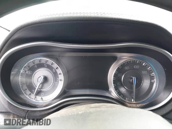 2018 Chrysler 300 Limited с VIN 2C3CCAEG4JH159427, выставлен на аукционе IAAI как лот 42908279 с пробегом Не указан миль и . История ставок и продаж доступна на DreamBid. Изображение 7.