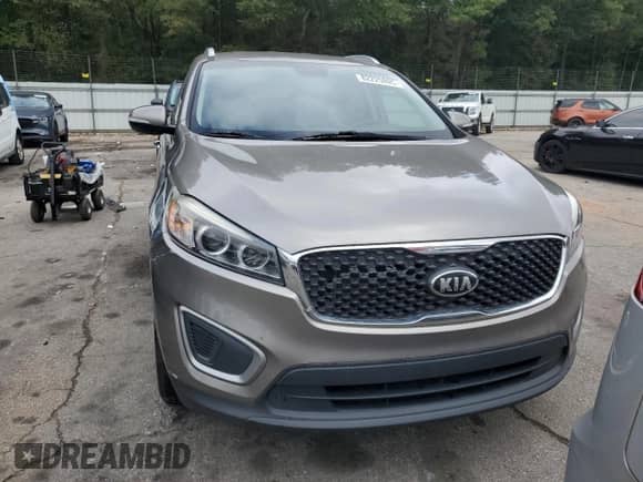 2016 Kia Sorento LX with VIN 5XYPG4A36GG076787, listed as a Copart auction lot 82225895 with 167,301 mi miles and Clean title. Bid and sale history available at DreamBid. Image 5.