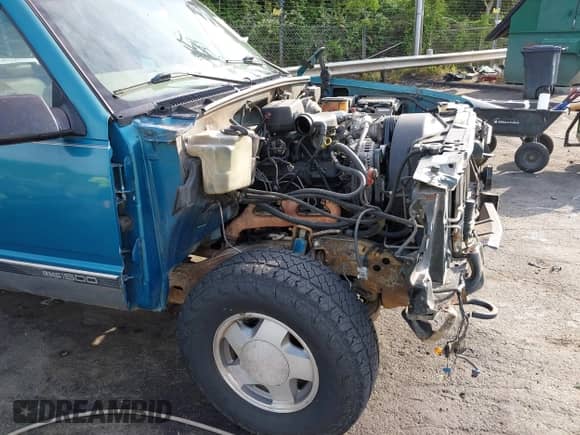 1998 GMC Sierra 1500 с VIN 2GTEK19R4W1500523, выставлен на аукционе IAAI как лот 42103217 с пробегом 433 455 миль миль и . История ставок и продаж доступна на DreamBid. Изображение 18.