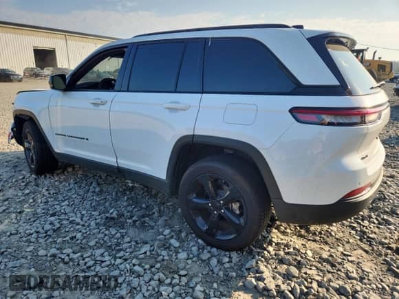 2025 Jeep Grand Cherokee Laredo with VIN 1C4RJHAG6SC277946, listed as a Copart auction lot 65877615 with 4,283 mi miles and Salvage title. Bid and sale history available at DreamBid. Image 2.