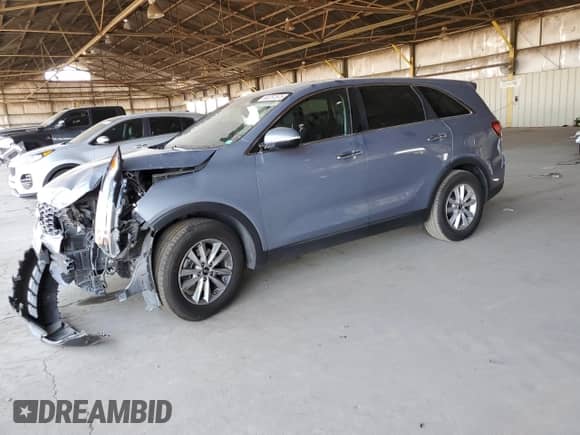 2020 Kia Sorento L z VIN 5XYPG4A34LG689131, wystawiony jako Copart lot #63257675 z przebiegiem 98 942 mil mil oraz Szkoda całkowita • Salvage title. Historia ofert i sprzedaży dostępna na DreamBid. Obrazek 1.