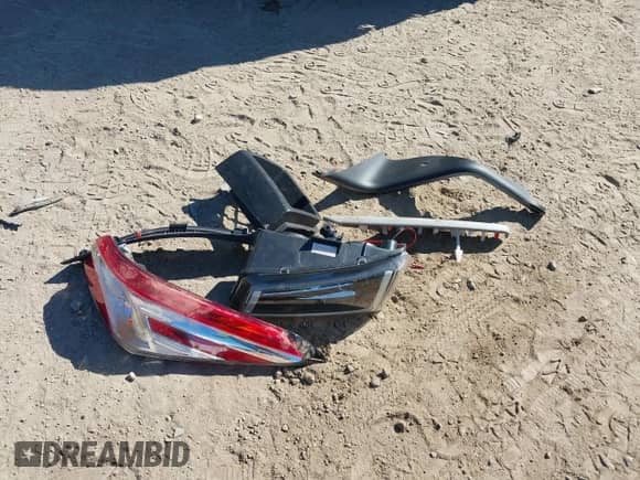 2019 Toyota Camry Hybrid LE с VIN 4T1B31HKXKU513646, выставлен на аукционе IAAI как лот 43451632 с пробегом 30 058 миль миль и . История ставок и продаж доступна на DreamBid. Изображение 12.